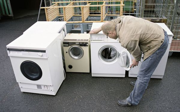 Có nên mua máy sấy quần áo cũ không? Ưu nhược điểm là gì?