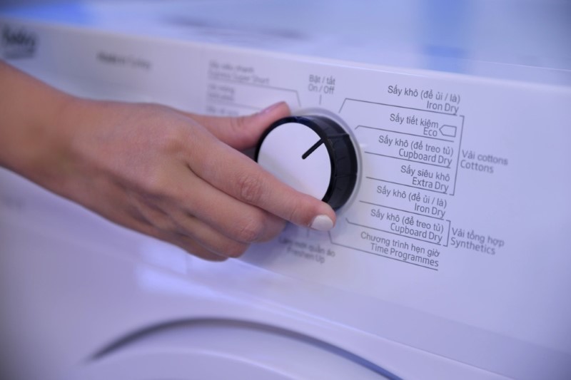 Máy sấy quần áo có tốn điện không? cách sử dụng máy sấy để tiết kiệm điện?