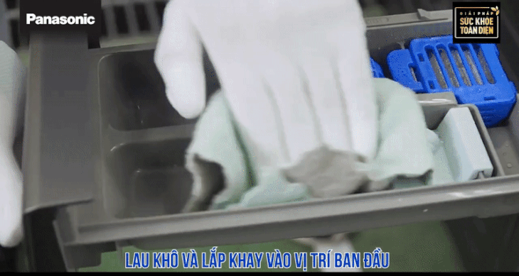 Hướng dẫn vệ sinh ngăn chứa chất tẩy và nước xả trên máy giặt