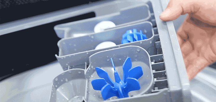 Hướng dẫn vệ sinh ngăn chứa chất tẩy và nước xả trên máy giặt