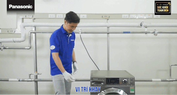 Hướng dẫn vệ sinh ngăn chứa chất tẩy và nước xả trên máy giặt