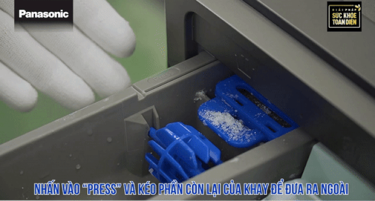 Hướng dẫn vệ sinh ngăn chứa chất tẩy và nước xả trên máy giặt