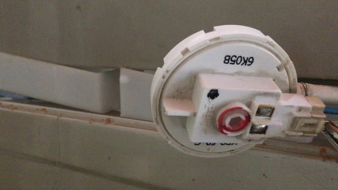 Nguyên nhân lỗi E4 do hỏng phao áp suất nước