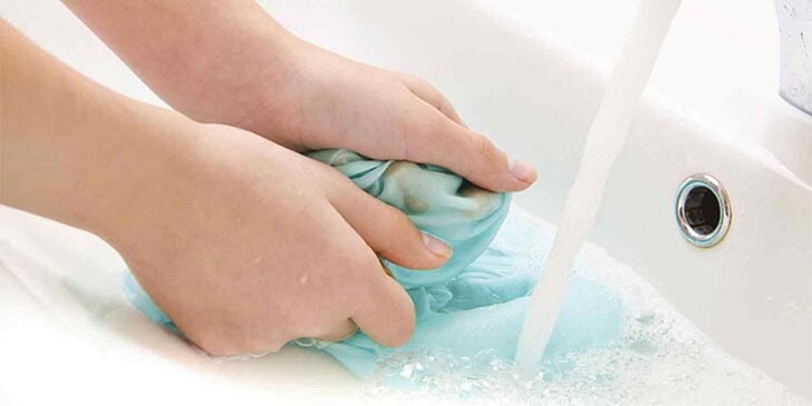 Hạn chế phai màu ngay từ lần giặt đầu tiên với mẹo đơn giản