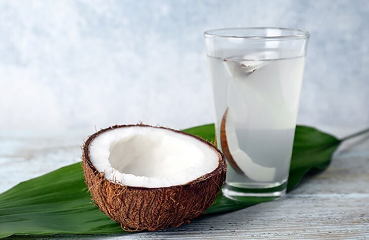Giữ màu quần áo hiệu quả với giấm hoặc nước dừa khô