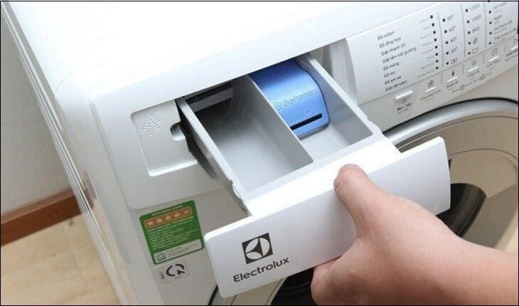 Bước 6: Làm Sạch Ngăn Chứa Bột Giặt