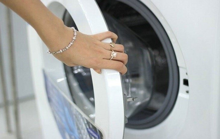 Máy Giặt LG Báo Lỗi DE1 Do Nắp Chưa Đóng Kín
