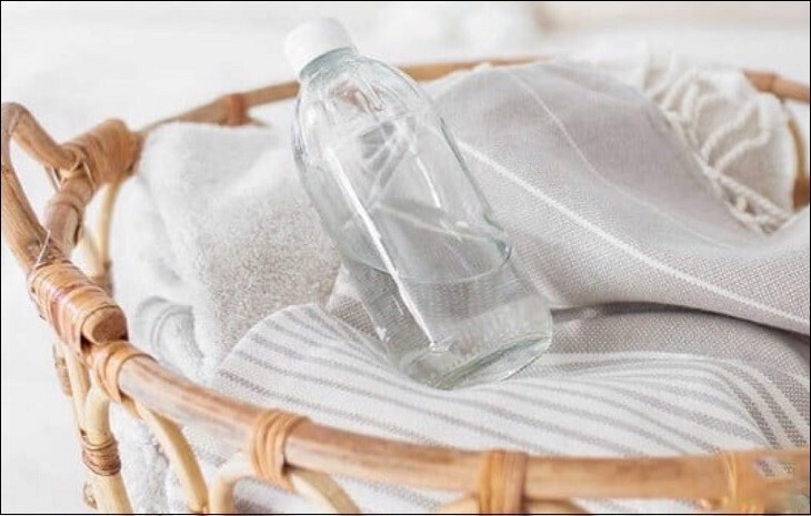 Cách tẩy thuốc nhuộm tóc trên quần áo bằng giấm trắng