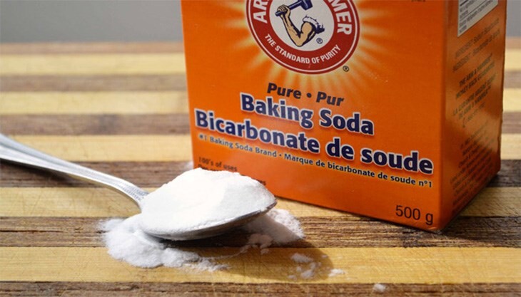 Tẩy thuốc nhuộm tóc trên quần áo bằng Baking Soda