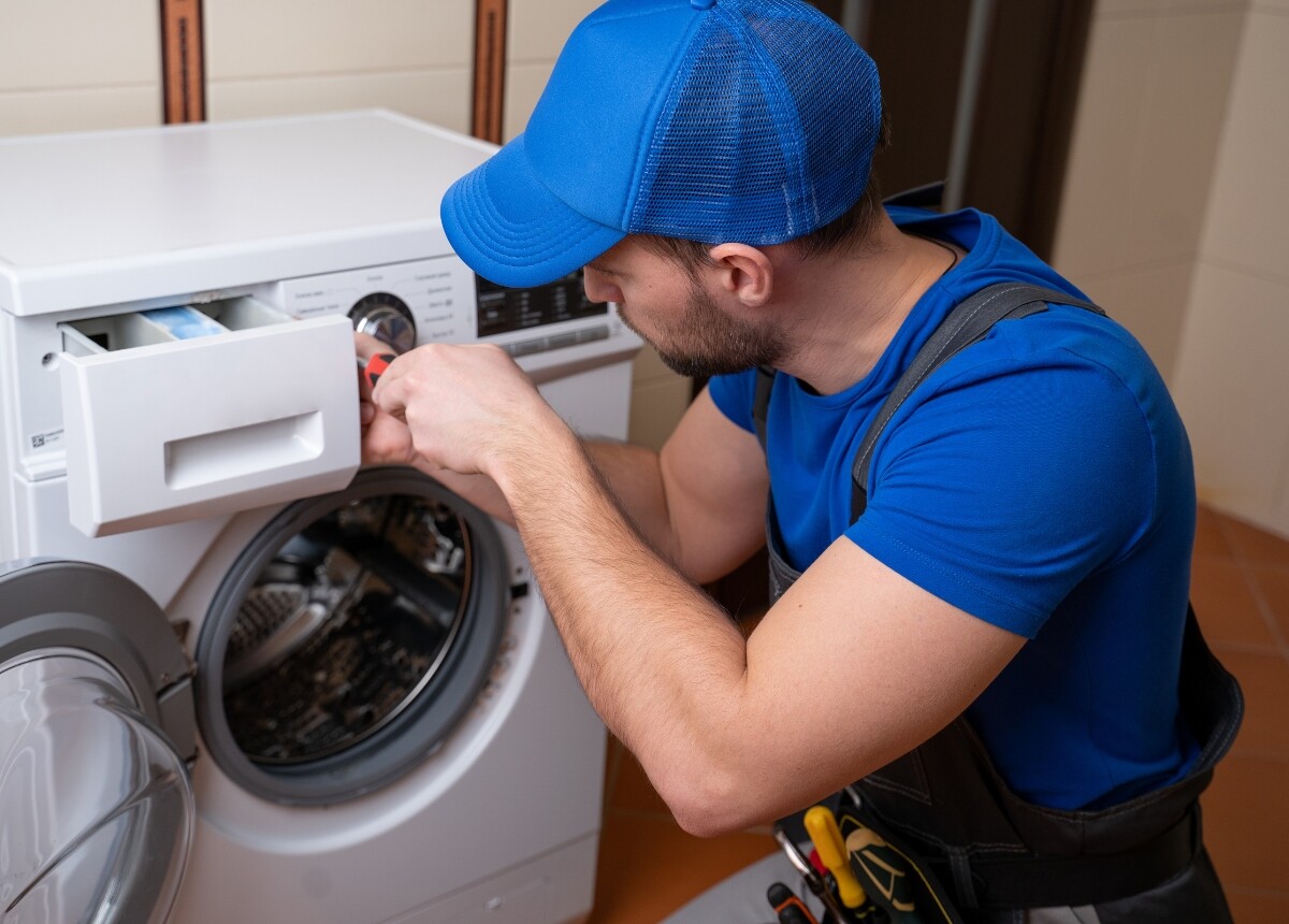 Cách sửa lỗi E13 máy giặt Electrolux hiệu quả