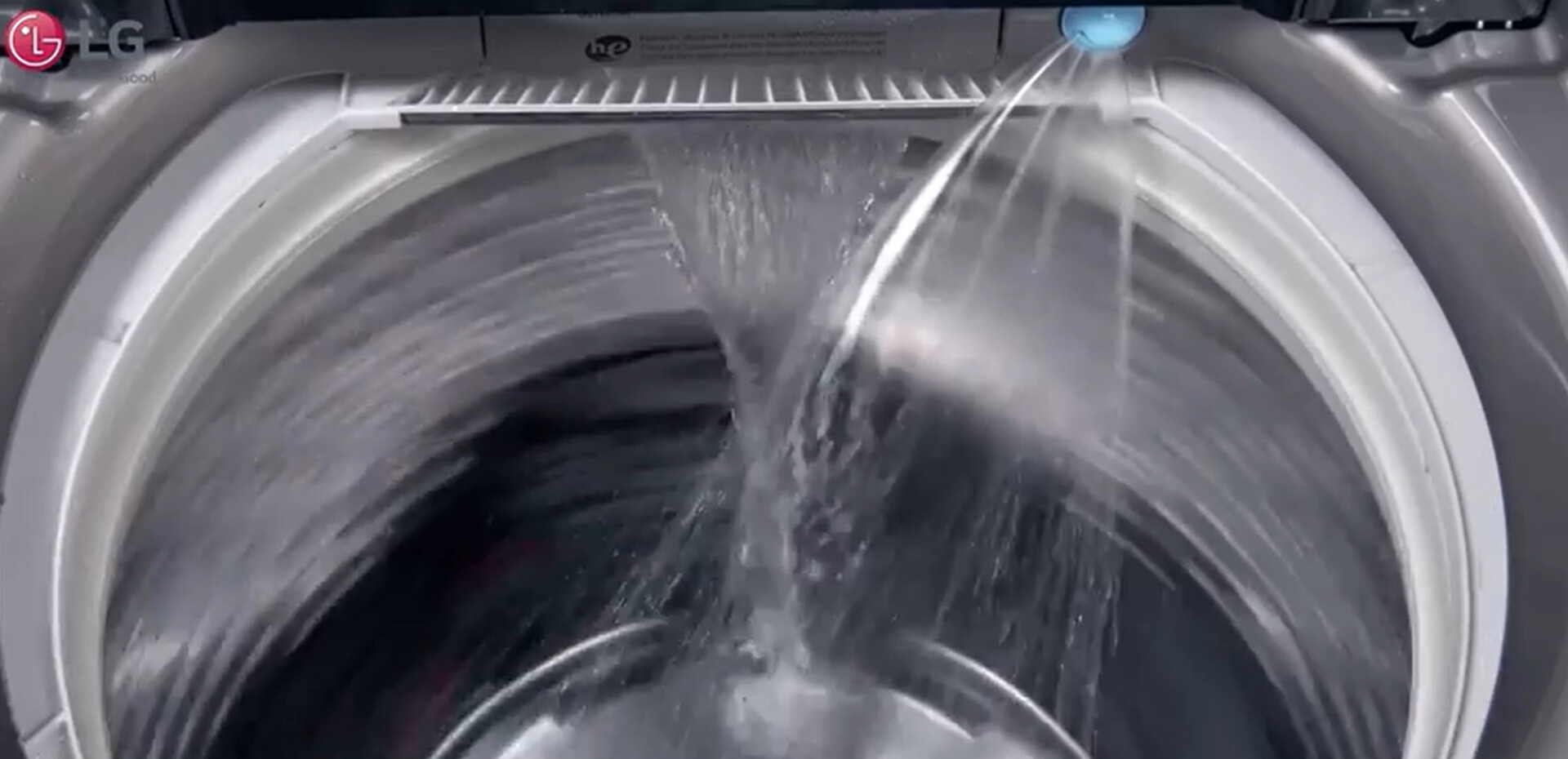 Vòi phun JetSpray – Yếu tố tạo nên sức mạnh giặt nhanh của TurboWash